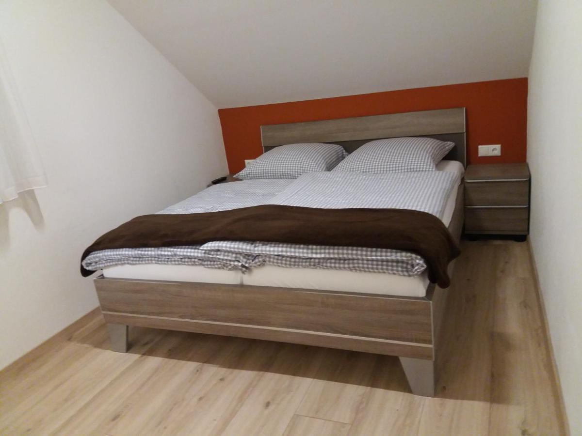 Gnadental-Stuberl Hotel Grossaitingen Eksteriør billede