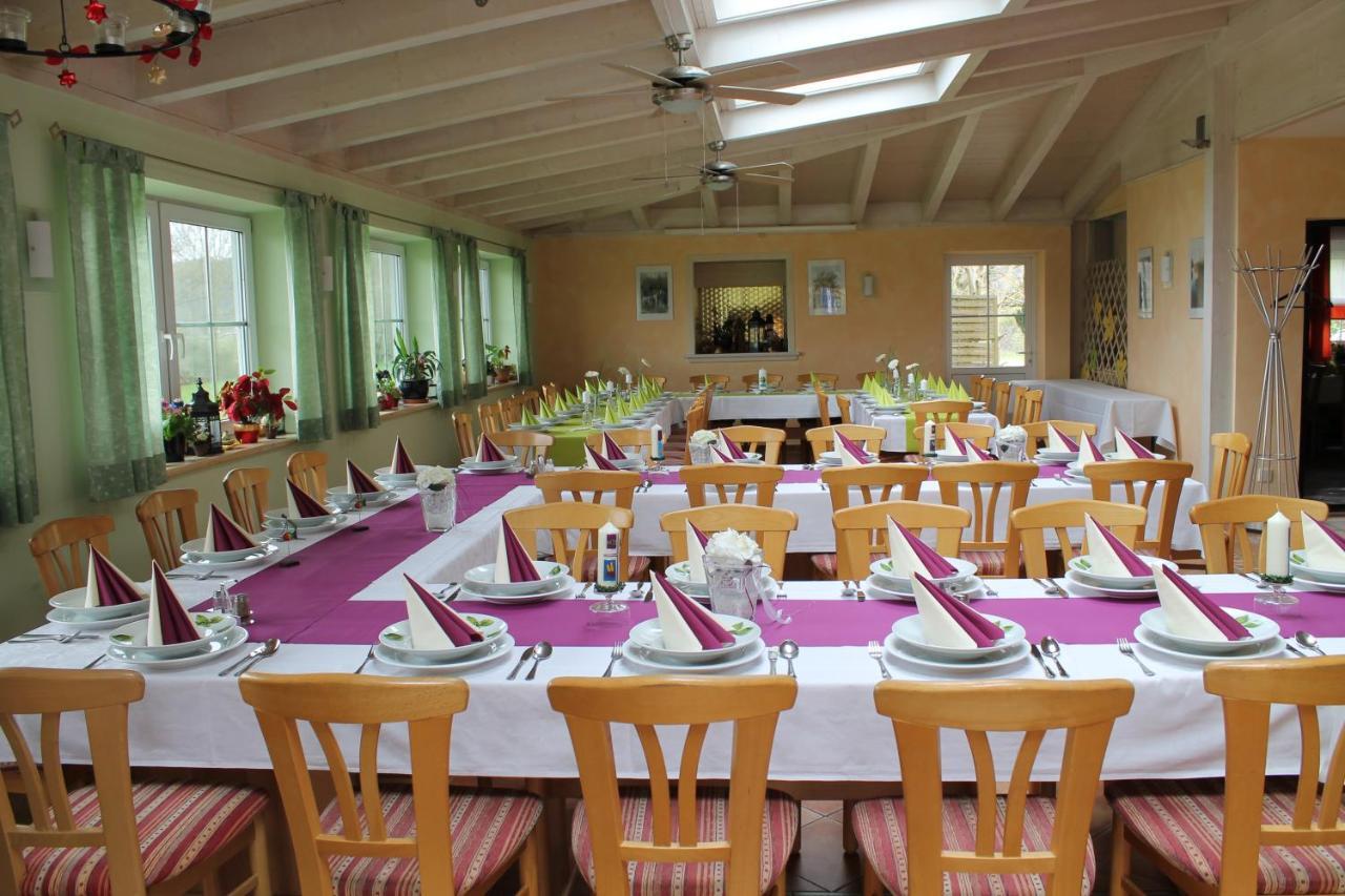 Gnadental-Stuberl Hotel Grossaitingen Eksteriør billede